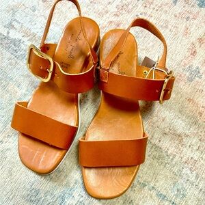 NWT Brown (real leather!) platform sandals from Italy